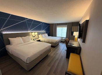 Standard Room, 2 Queen Beds, Non Smoking