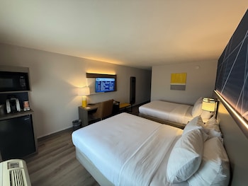 Standard Room, 2 Queen Beds, Non Smoking