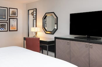 Club Room, 1 King Bed