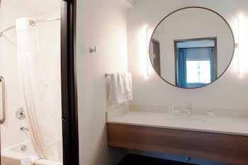 Room, Multiple Beds