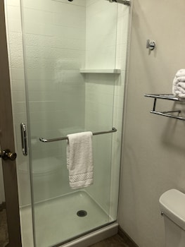 Room, 2 Queen Beds (Mobility Accessible, Roll-In Shower)