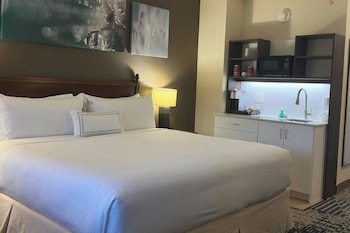 Studio Suite, 1 King Bed, Kitchenette