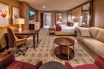 Vista Tower Deluxe King