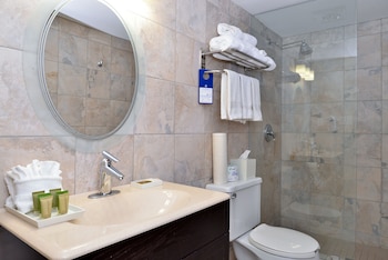 Suite, 1 King Bed, Non Smoking, Kitchen (Dining Table)