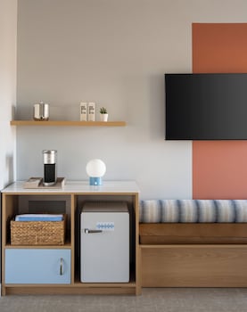 Standard Room, 2 Queen Beds (Mobility/Hearing Accessible, Tub)