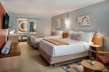 Standard Room, 2 Queen Beds (Mobility/Hearing Accessible, Tub)