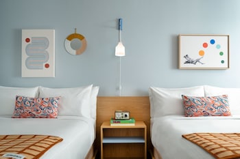 Connecting Rooms, 4 Queen Beds