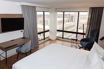 Presidential Suite, 1 King Bed, Non Smoking, City View