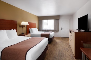 Standard Room, 2 Queen Beds, Accessible, Bathtub (NonSmoking)
