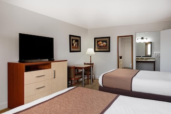 Standard Room, 2 Queen Beds, Accessible, Bathtub (NonSmoking)