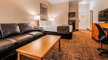Business Room, 1 Queen Bed, Non Smoking, Refrigerator & Microwave