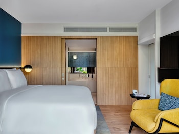 Suite, 1 Bedroom, Balcony, Courtyard View
