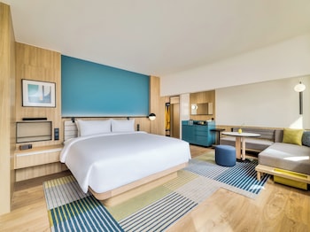 Grand Room, 1 King Bed