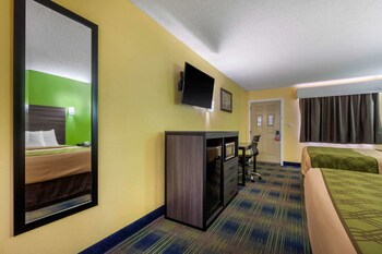 Standard Room, 2 Queen Beds, Non Smoking