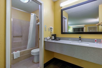 Standard Room, 2 Queen Beds, Non Smoking