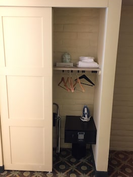 Studio Suite, 1 King Bed, Non Smoking (Mobility/Hearing Accessible)
