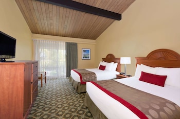 Superior Room, 2 Queen Beds, Non Smoking