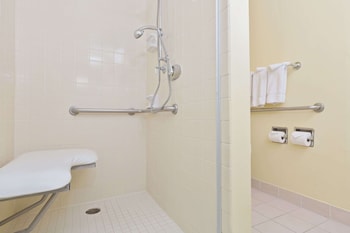 Room, 1 Queen Bed, Accessible, Non Smoking (Mobility/Hearing)
