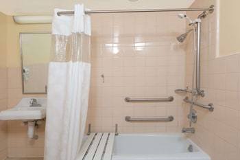 Room, 1 Queen Bed, Accessible, Non Smoking (Mobility/Hearing)