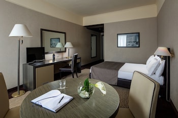 Standard Room, 1 Queen Bed