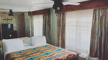 Suite, 1 King Bed, Non Smoking