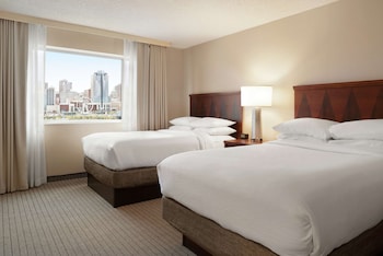 Suite, 2 Bedroom, 1 King/2 Double Bed, Non Smoking, River View
