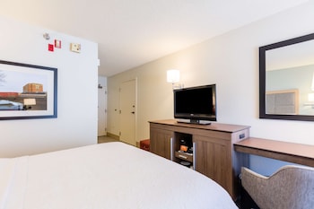 1 Queen Bed with Accessible Tub- ADA