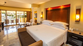 Deluxe Suite (Premium Level)