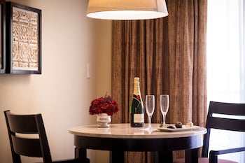 Deluxe Suite (Premium Level)