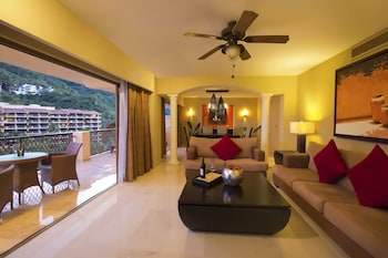 Grand Master Suite Sea Front View Premium Level
