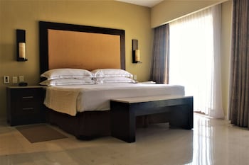 Grand Master Suite Sea Front View Premium Level