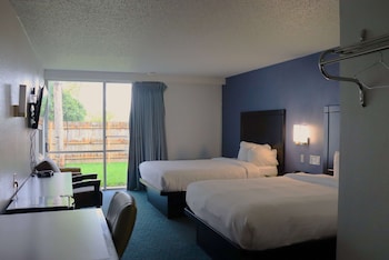 Room, 2 Queen Beds, Non Smoking