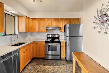 Suite, Multiple Beds, Kitchen, Harbor View