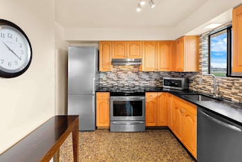 Suite, 1 King Bed, Kitchen, Harbor View (Penthouse;with Sofabed)