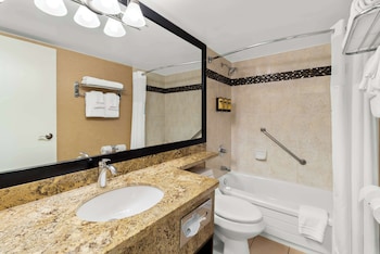 Standard Room, 2 Queen Beds, Balcony, Park View