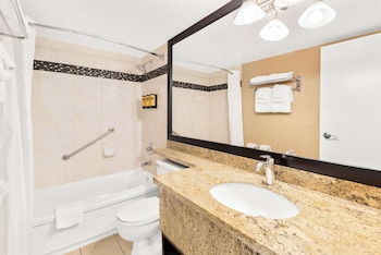 Suite, 1 Double Bed, Non Smoking, Kitchenette (with Sofabed)
