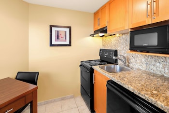Suite, 1 Double Bed, Non Smoking, Kitchenette (with Sofabed)