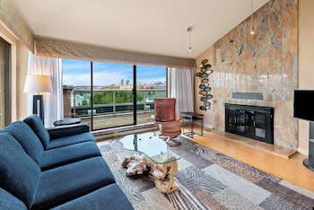 Suite, 1 King Bed, Kitchen, Harbor View (Penthouse;with Sofabed)