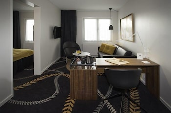 Junior Suite, 1 King Bed, Non Smoking, Bathtub (with Sofabed)