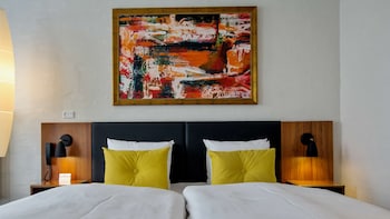 Junior Suite, 1 King Bed, Non Smoking, Bathtub (with Sofabed)