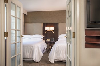 Suite, 1 Bedroom (Mobility/Hearing Accessible, Tub)