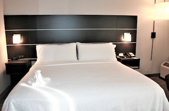 Standard Room, 1 King Bed, Bay View