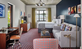 Suite (Charlie Conerly Jnr Suite)