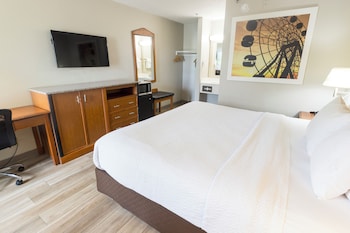 Standard Room, 1 King Bed, Accessible, Smoking