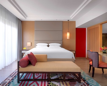 Regency, Executive Suite