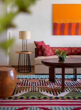 Regency, Executive Suite