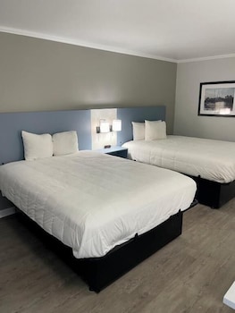 Standard Room, 2 Queen Beds, Non Smoking