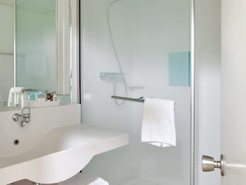 Classic Room, 1 Double Bed with Sofa bed (with Shower)