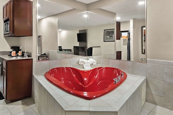 Suite, 1 King Bed, Non Smoking, Jetted Tub
