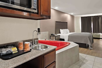 Suite, 1 King Bed, Non Smoking, Jetted Tub